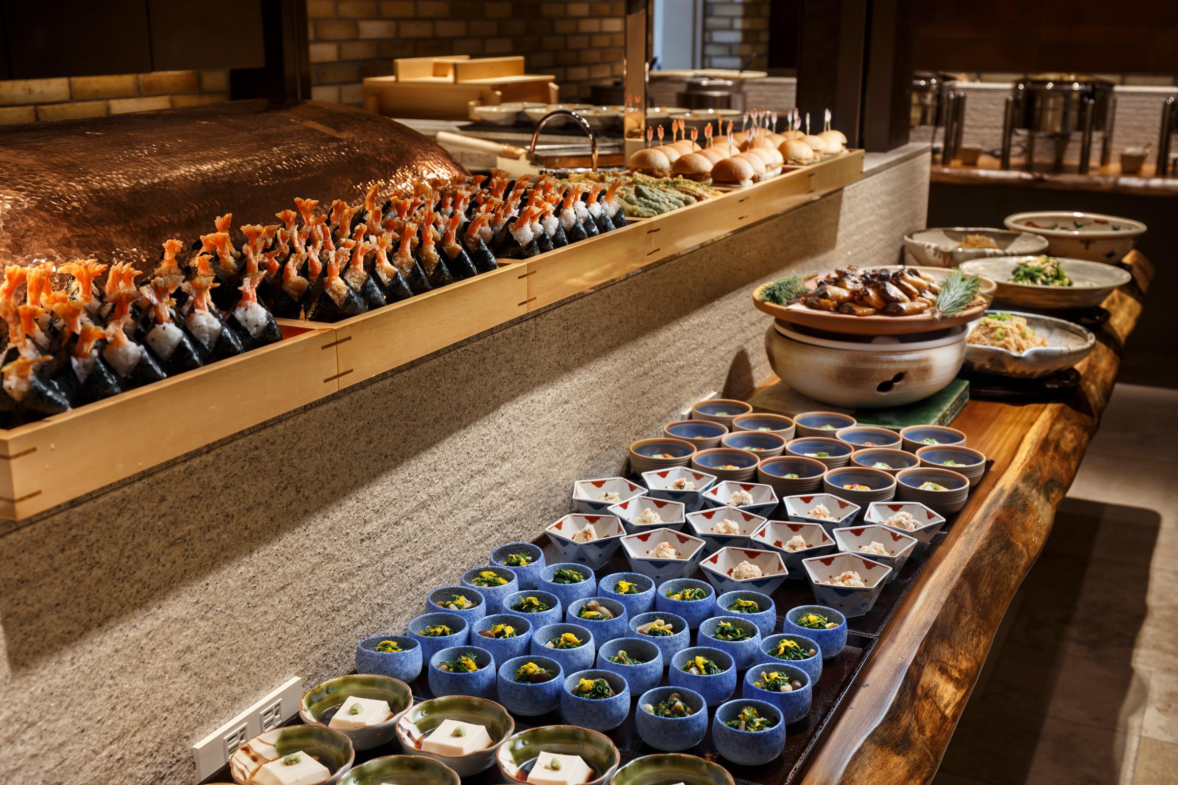 Hotel The Celestine Kyoto Gion Bagian luar foto A buffet at a restaurant