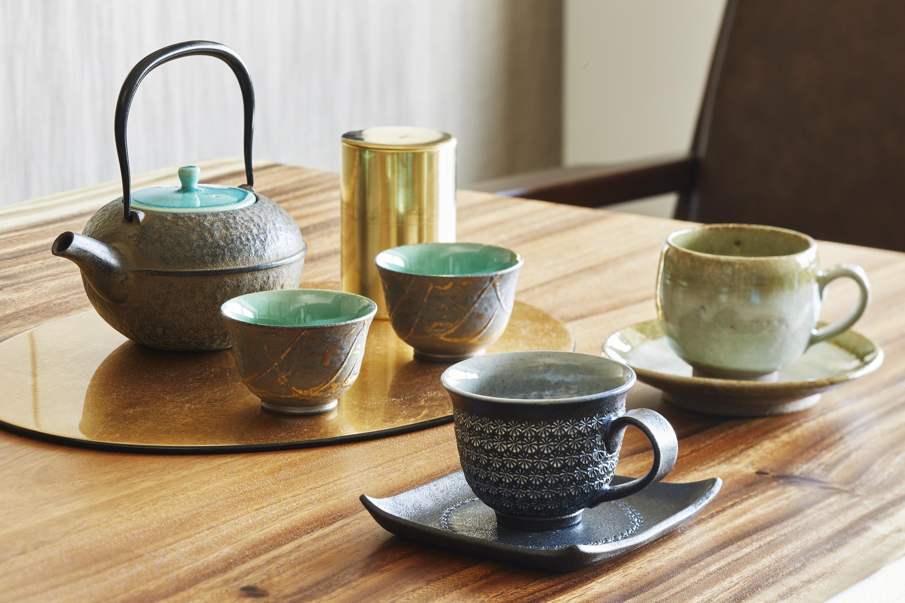 Hotel The Celestine Kyoto Gion Bagian luar foto A selection of Japanese teaware