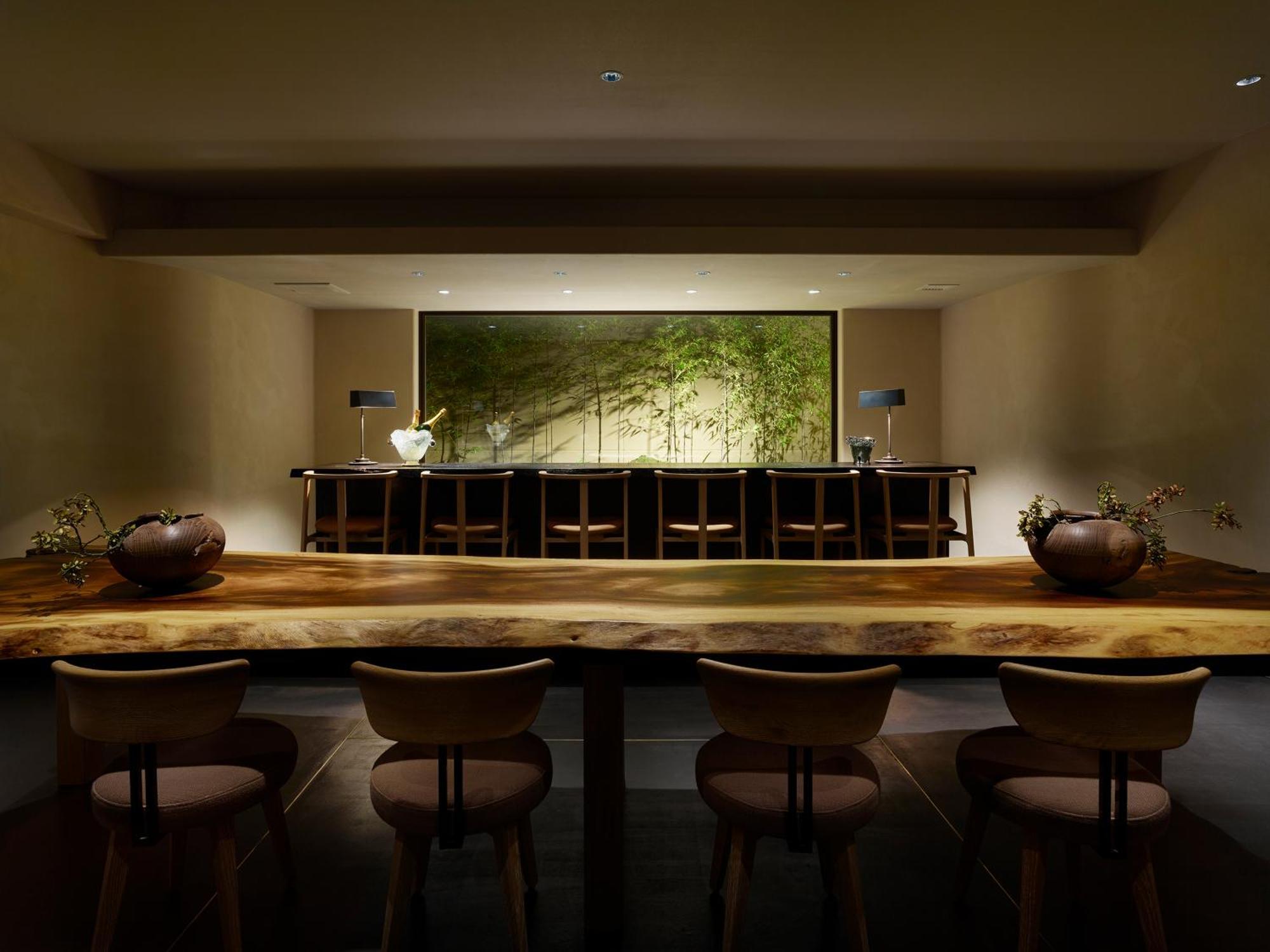 Hotel The Celestine Kyoto Gion Bagian luar foto The bar at the hotel