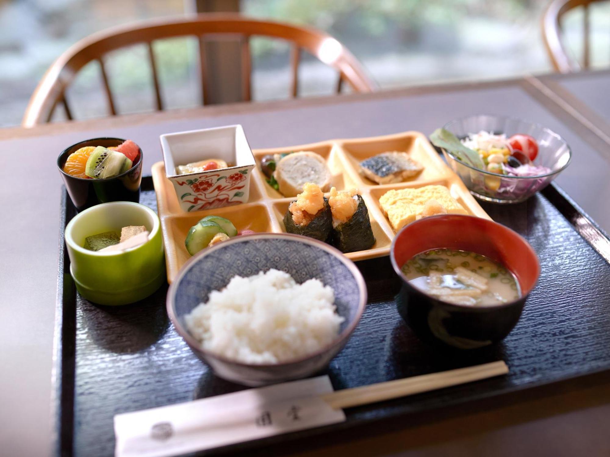 Hotel The Celestine Kyoto Gion Bagian luar foto A Japanese vegetarian meal