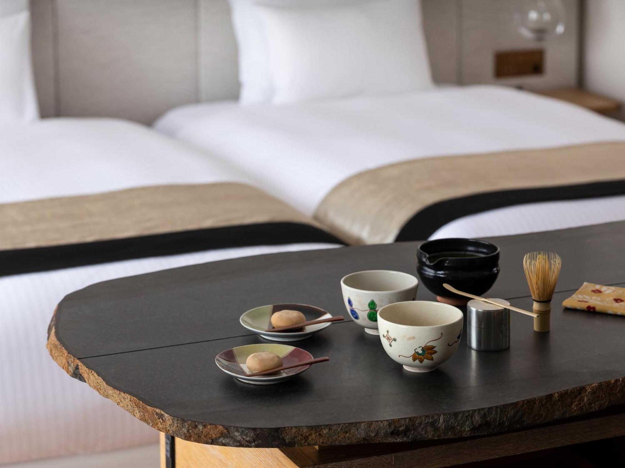 Hotel The Celestine Kyoto Gion Bagian luar foto A tea set