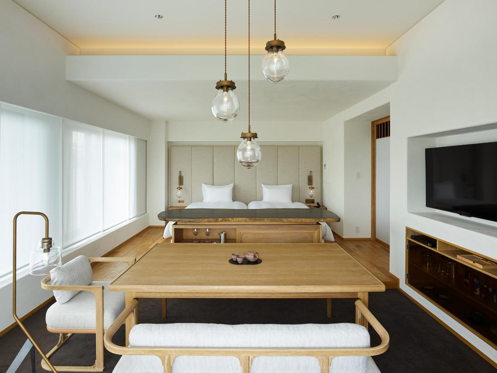 Hotel The Celestine Kyoto Gion Bagian luar foto A suite at the hotel