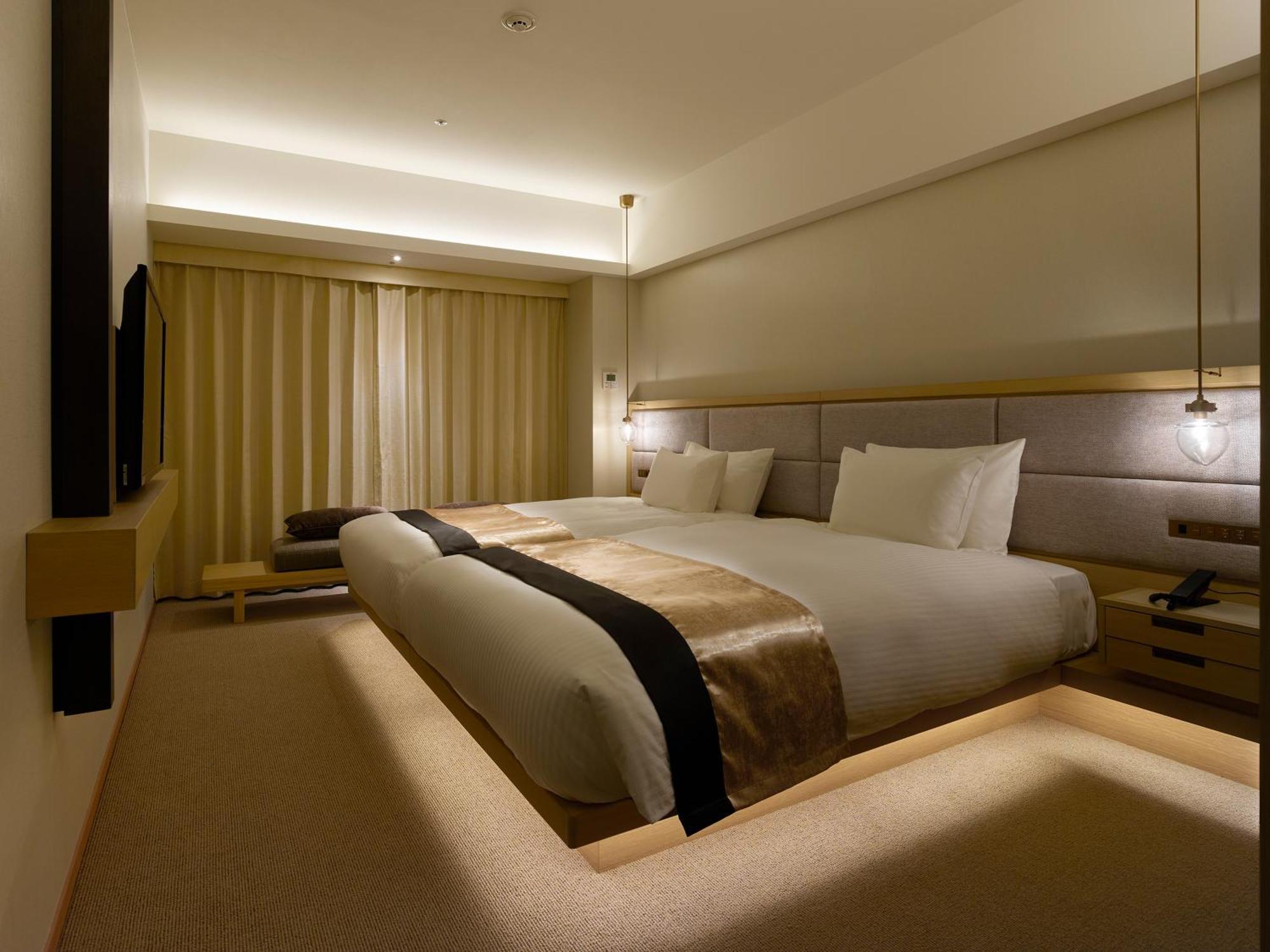 Hotel The Celestine Kyoto Gion Bagian luar foto A room at the hotel