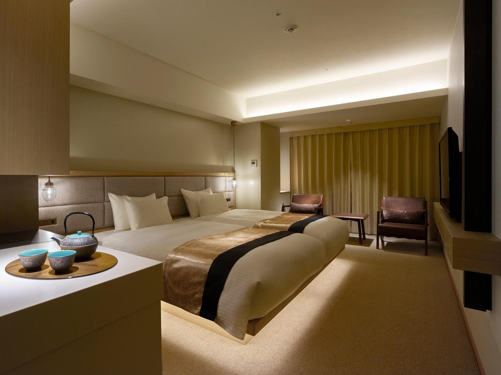 Hotel The Celestine Kyoto Gion Bagian luar foto A room at the hotel