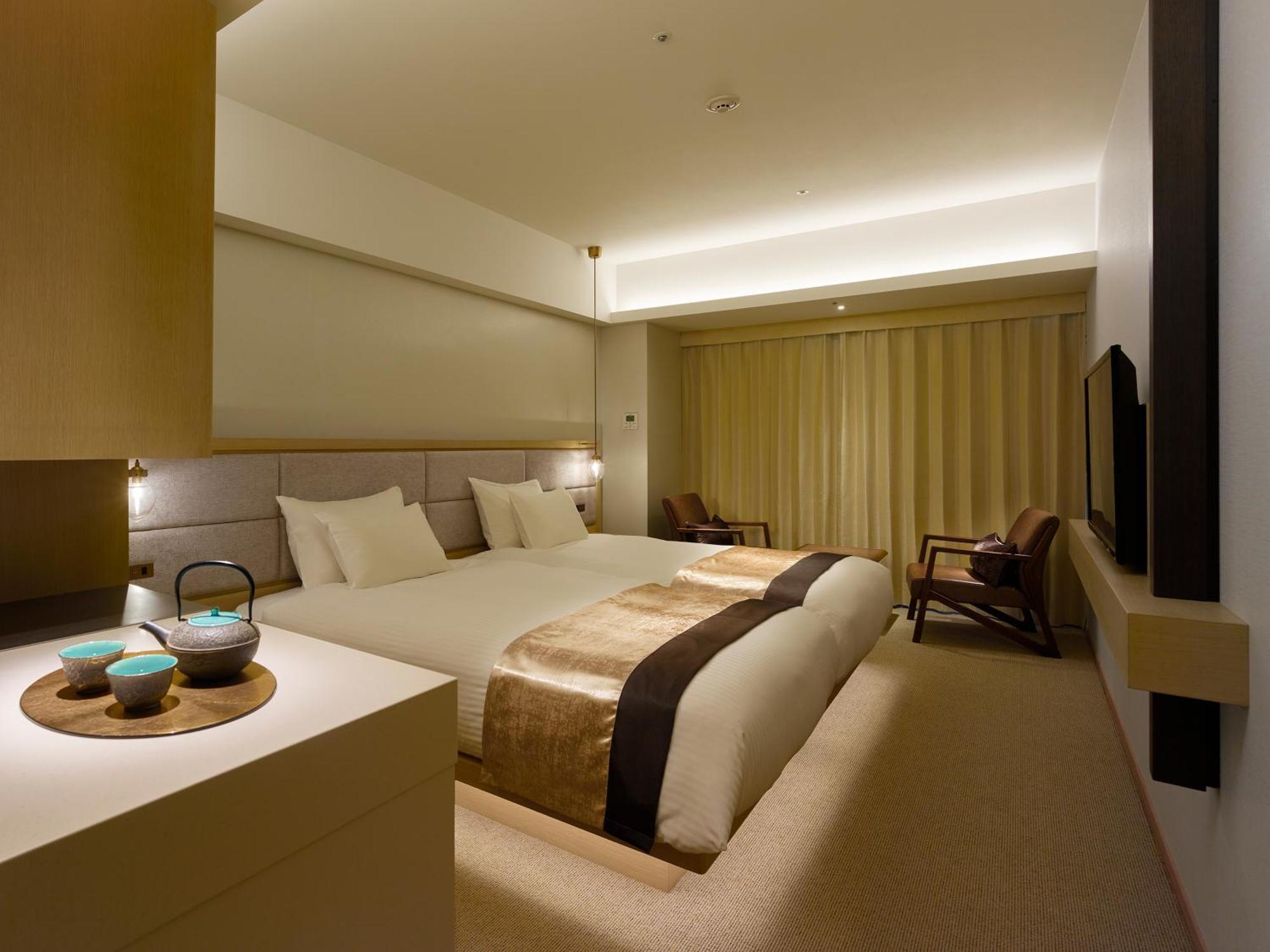 Hotel The Celestine Kyoto Gion Bagian luar foto A room at the hotel
